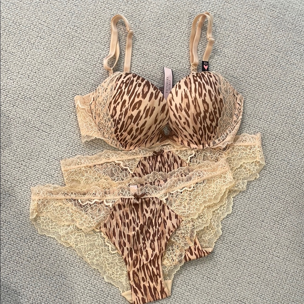 Brand new Victoria's Secret Leopard and Cream Lace Bra Set